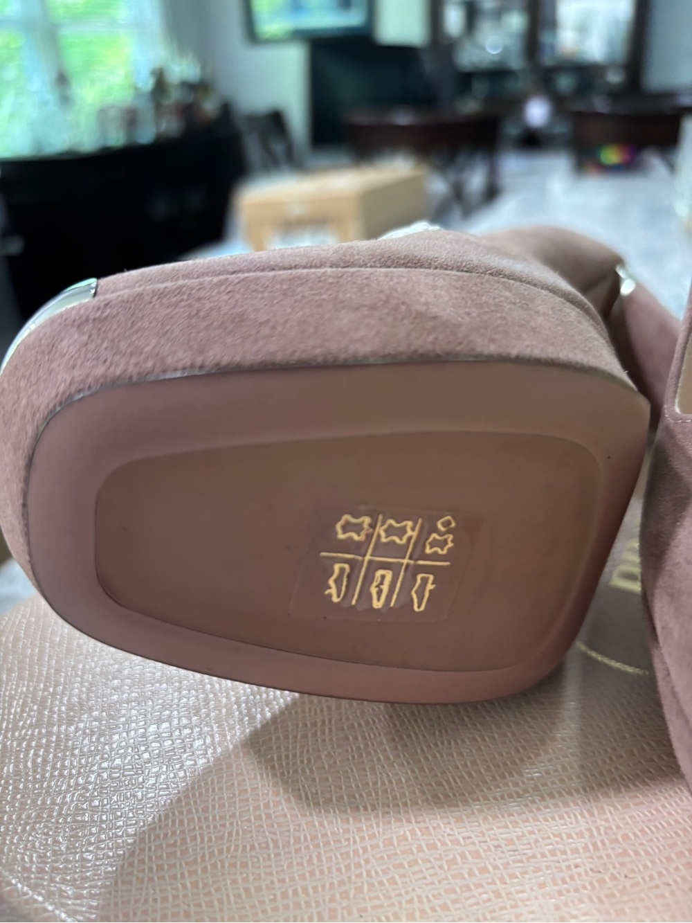 Prada Mauve Suede Platform Pumps with Silver Cap Toe - Picture 2 of 4